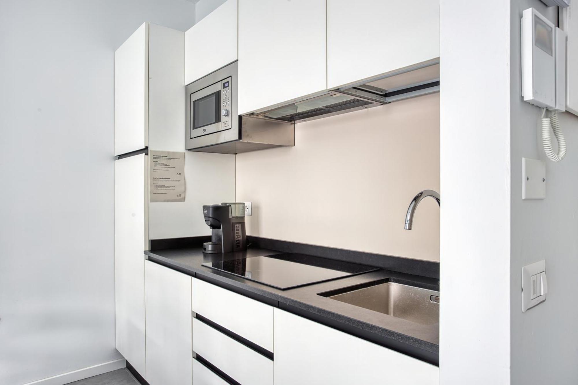 Sleek City Abode In Maciachini Milão Exterior foto